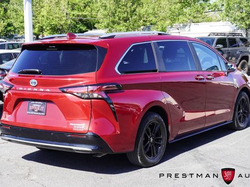 Used 2024 Toyota Sienna Platinum AWD/4WD image 22