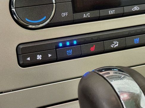 Used 2009 Lincoln MKX AWD image 24