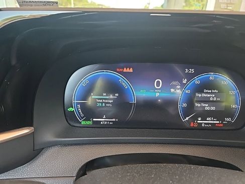 Used 2024 Toyota Crown AWD/4WD image 4