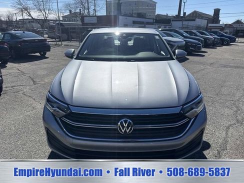 Used 2024 Volkswagen Jetta SE FWD image 11