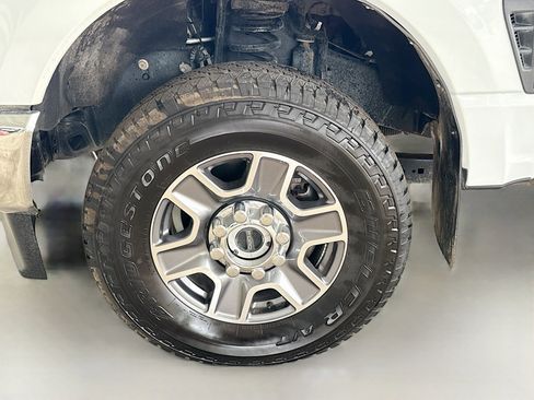 Used 2024 Ford F250 XLT image 36