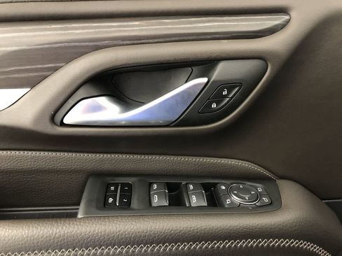 Used 2022 GMC Yukon Denali w/ Denali Premium Package image 11