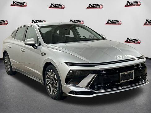 New 2025 Hyundai Sonata SEL image 3