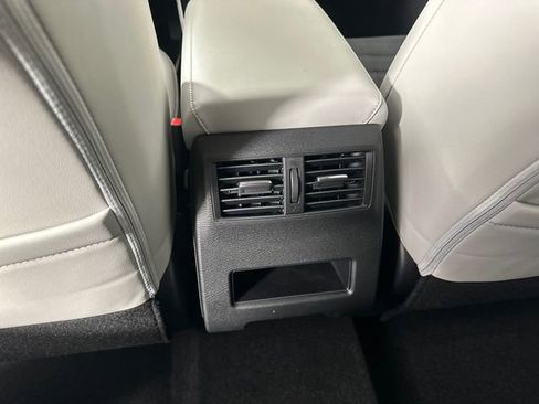 New 2026 Mitsubishi Outlander SE image 18