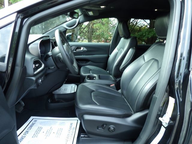 Used 2025 Chrysler Pacifica Select FWD image 20