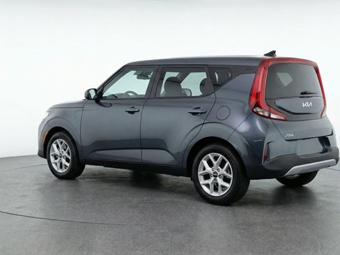 Used 2025 Kia Soul LX w/ LX Technology Package FWD image 6