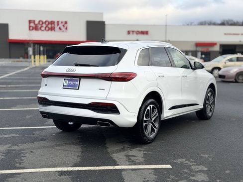 Certified 2025 Audi Q5 2.0T Premium Plus w/ Premium Plus image 7