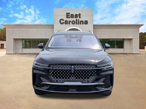 Used 2025 Lincoln Nautilus Reserve AWD/4WD image 8