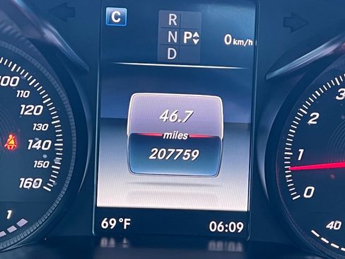 Used 2016 Mercedes-Benz C 300 4MATIC Sedan w/ Multimedia Package image 22
