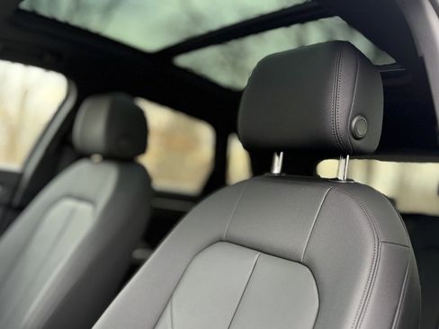 Certified 2025 Audi Q3 2.0T Premium w/ Convenience Package image 16