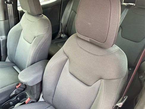 Used 2021 Jeep Renegade Sport image 19