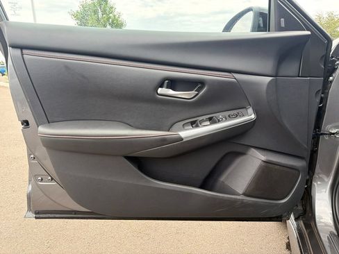 Used 2025 Nissan Sentra SR FWD image 23