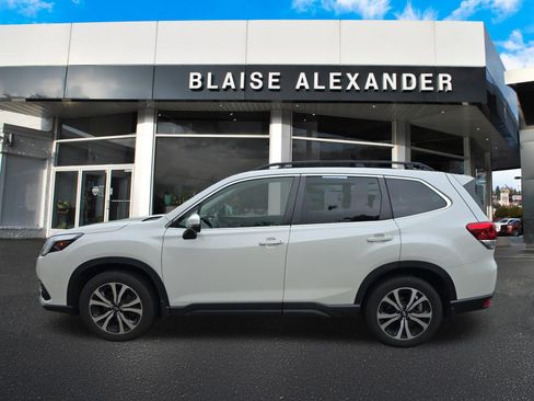 Used 2023 Subaru Forester Limited AWD/4WD image 7