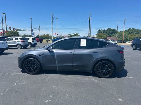 Used 2021 Tesla Model Y Long Range AWD/4WD image 4