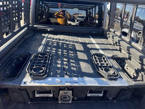 Used 2021 Jeep Gladiator Willys image 42