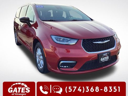 Used 2024 Chrysler Pacifica Touring-L image 1