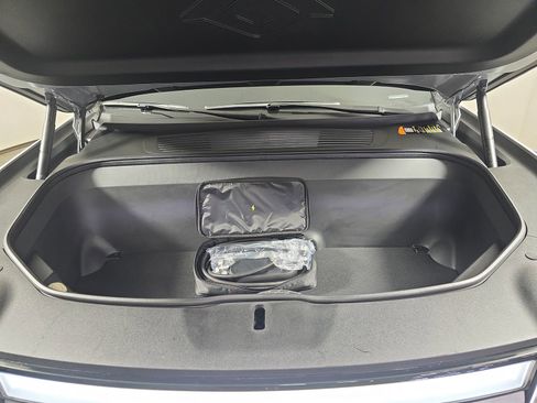 Used 2023 Rivian R1T Launch Edition image 14