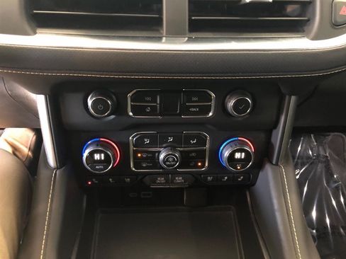 Used 2024 Chevrolet Tahoe Premier w/ Advanced Technology Package AWD/4WD image 24