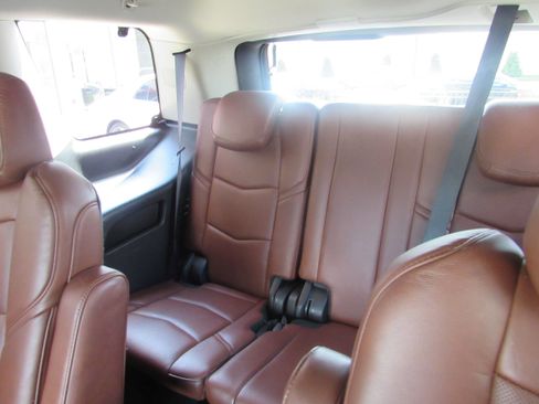 Used 2019 Cadillac Escalade Premium Luxury AWD/4WD image 27