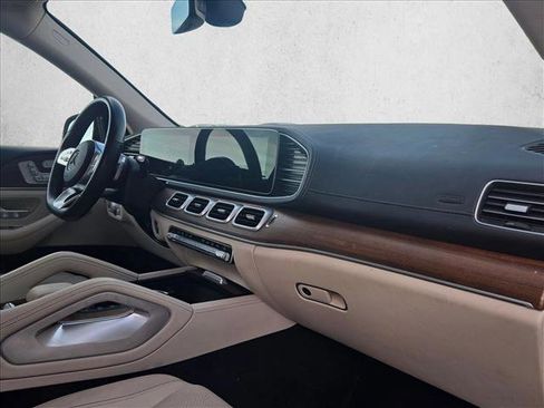 Used 2023 Mercedes-Benz GLS 450 4MATIC image 23