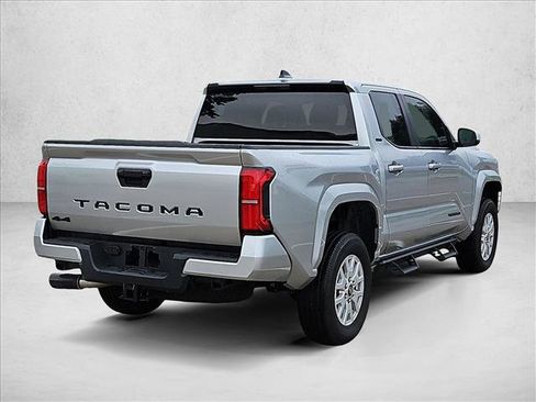 Used 2025 Toyota Tacoma SR5 AWD/4WD image 5