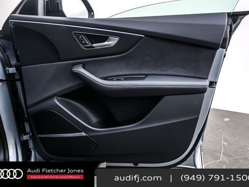 Used 2025 Audi SQ8 Premium Plus w/ 23" Wheel Package image 25