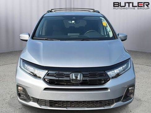 Used 2025 Honda Odyssey Touring image 4
