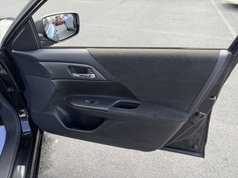 Used 2013 Honda Accord LX image 30