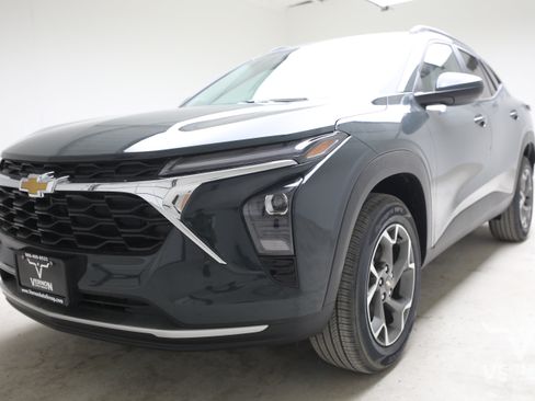 New 2026 Chevrolet Trax LT FWD image 1