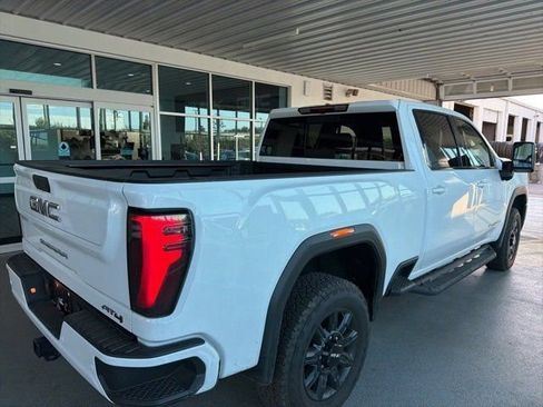 Used 2026 GMC Sierra 2500 AT4 image 13