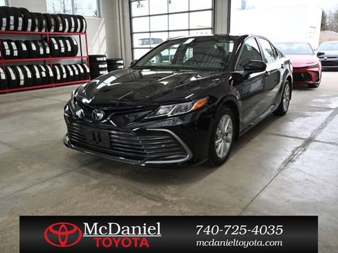 Used 2023 Toyota Camry LE image 1