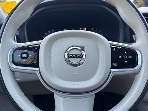 Certified 2023 Volvo XC60 B5 Plus w/ Protection Package Premier image 27