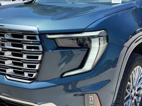 New 2026 GMC Acadia Denali w/ Super Cruise Package FWD image 3