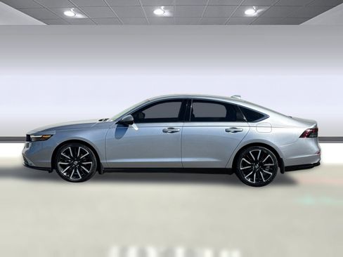 Certified 2023 Honda Accord Touring image 2