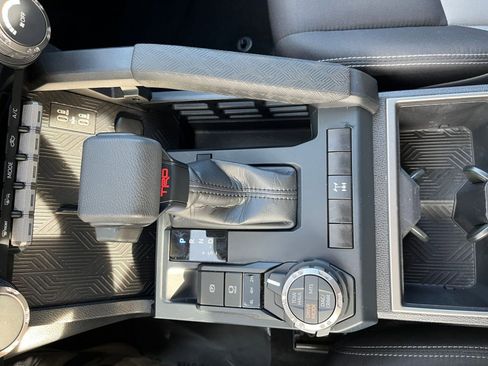 Used 2025 Toyota Tacoma TRD Off-Road image 36