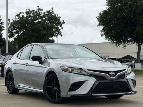 Used 2019 Toyota Camry XSE FWD image 2