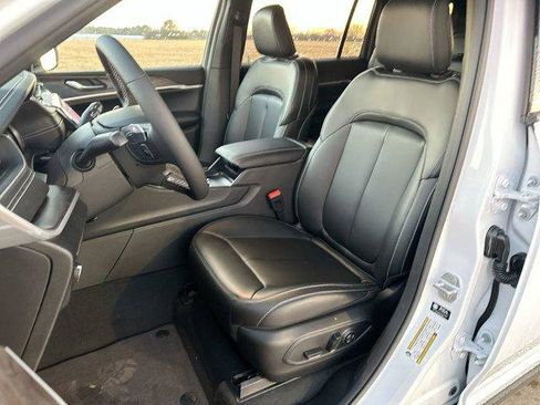 New 2025 Jeep Grand Cherokee L Limited image 11