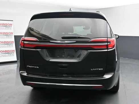 Used 2023 Chrysler Pacifica Limited image 8