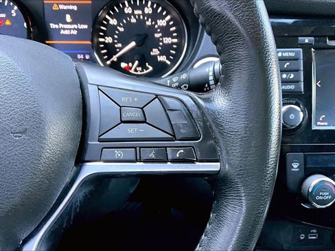 Used 2019 Nissan Rogue SV image 23