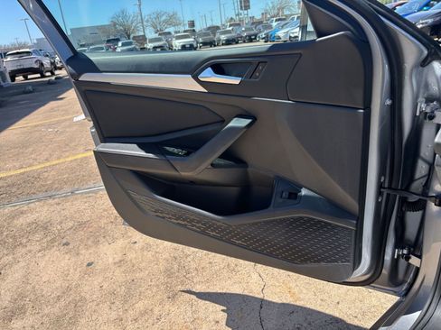 Used 2025 Volkswagen Jetta S image 18