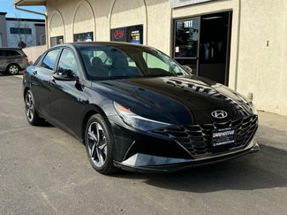 Used 2023 Hyundai Elantra Limited video 1