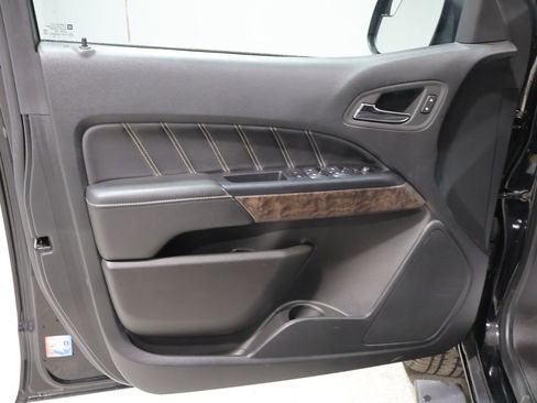 Used 2022 GMC Canyon Denali w/ Denali Black Edition Package AWD/4WD image 13