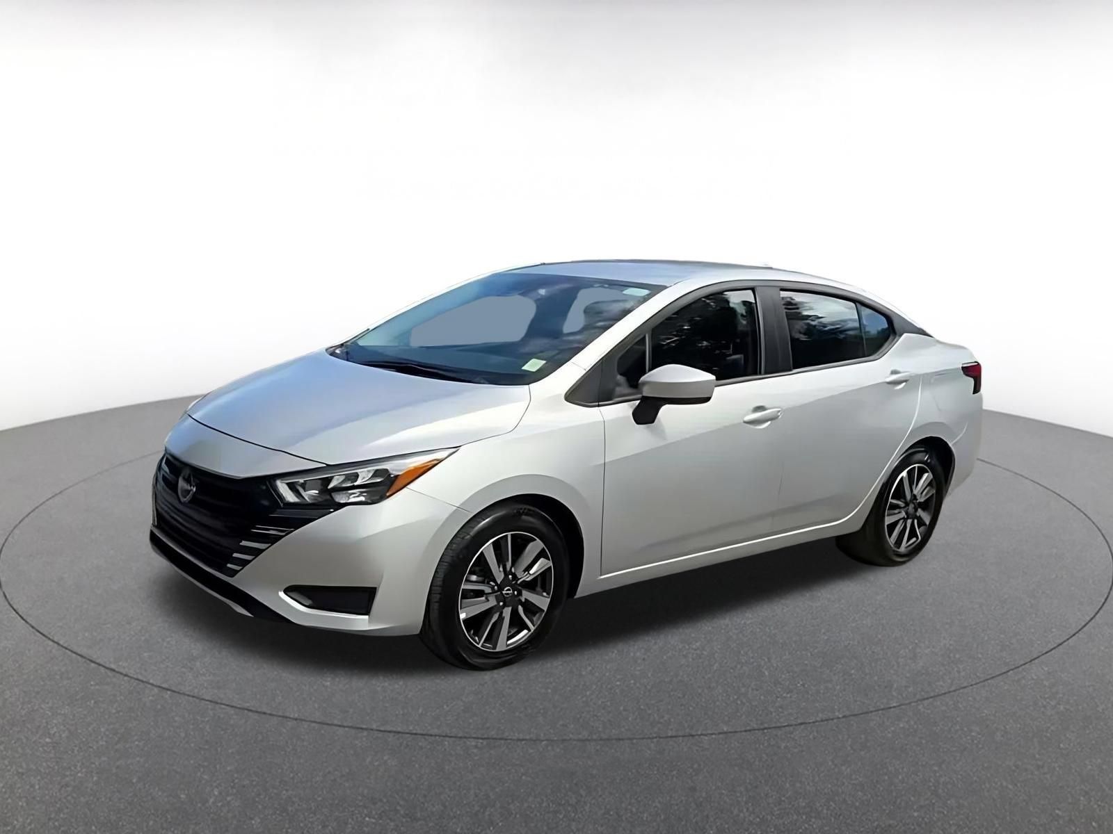 Used 2025 Nissan Versa SV FWD image 7