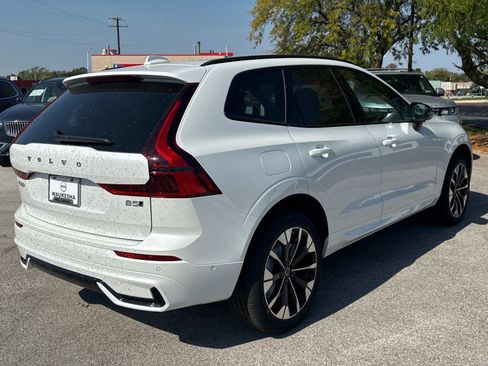 New 2026 Volvo XC60 B5 Plus w/ Climate Package image 5