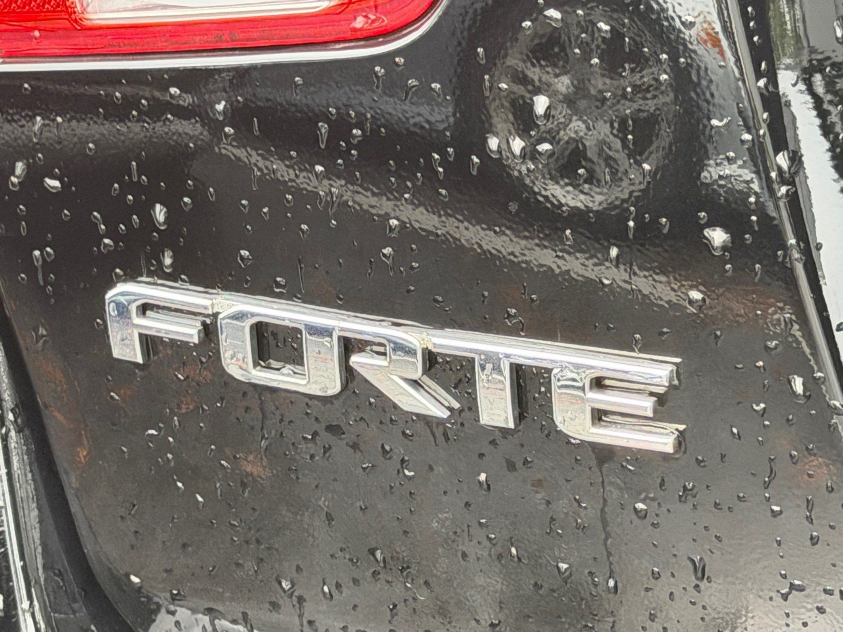 Used 2011 Kia Forte LX FWD image 10