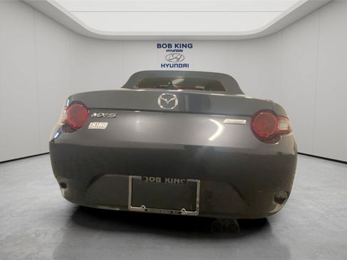 Used 2016 MAZDA MX-5 Miata Grand Touring RWD image 4