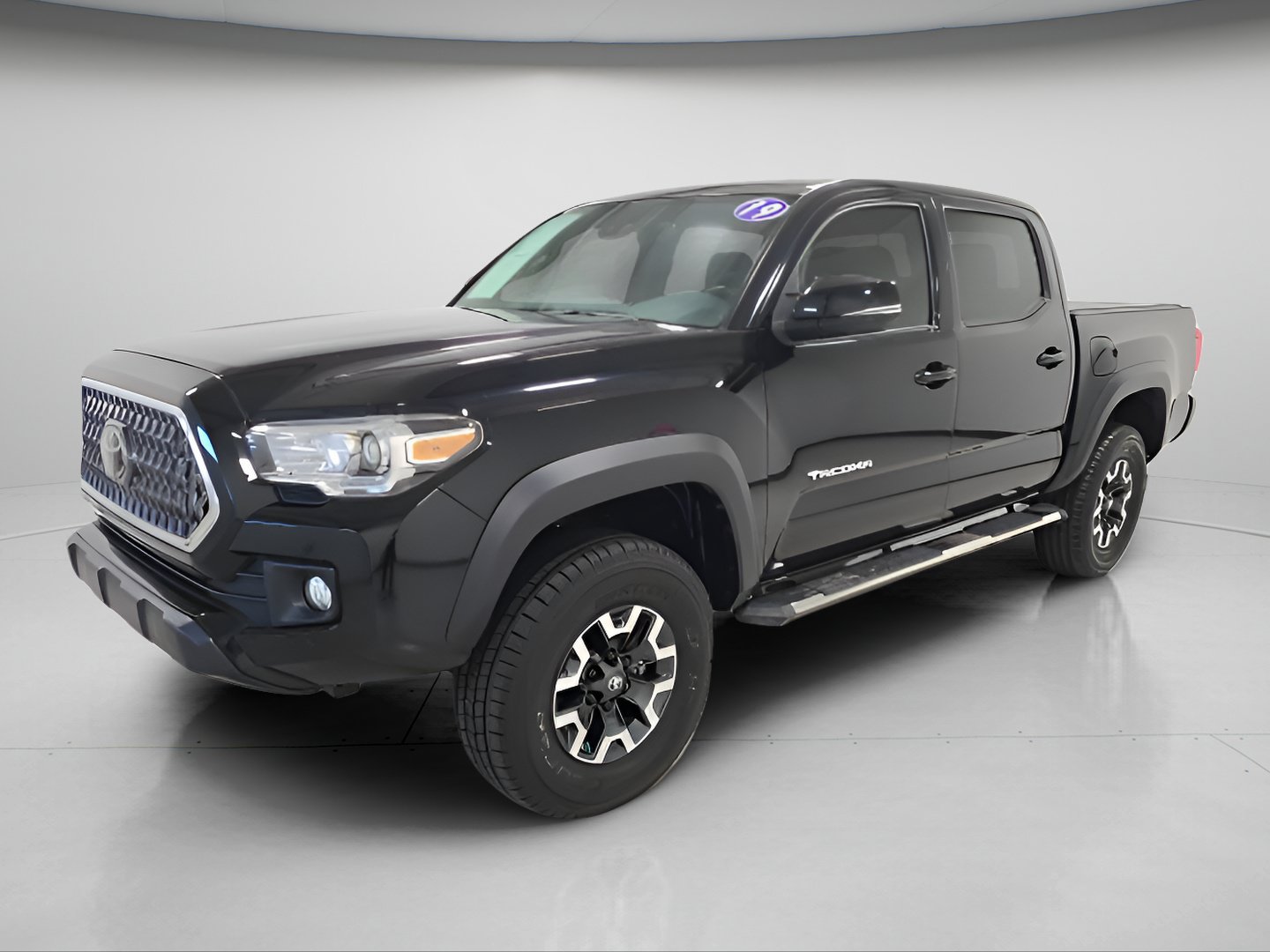 Used 2019 Toyota Tacoma TRD Off-Road AWD/4WD image 3