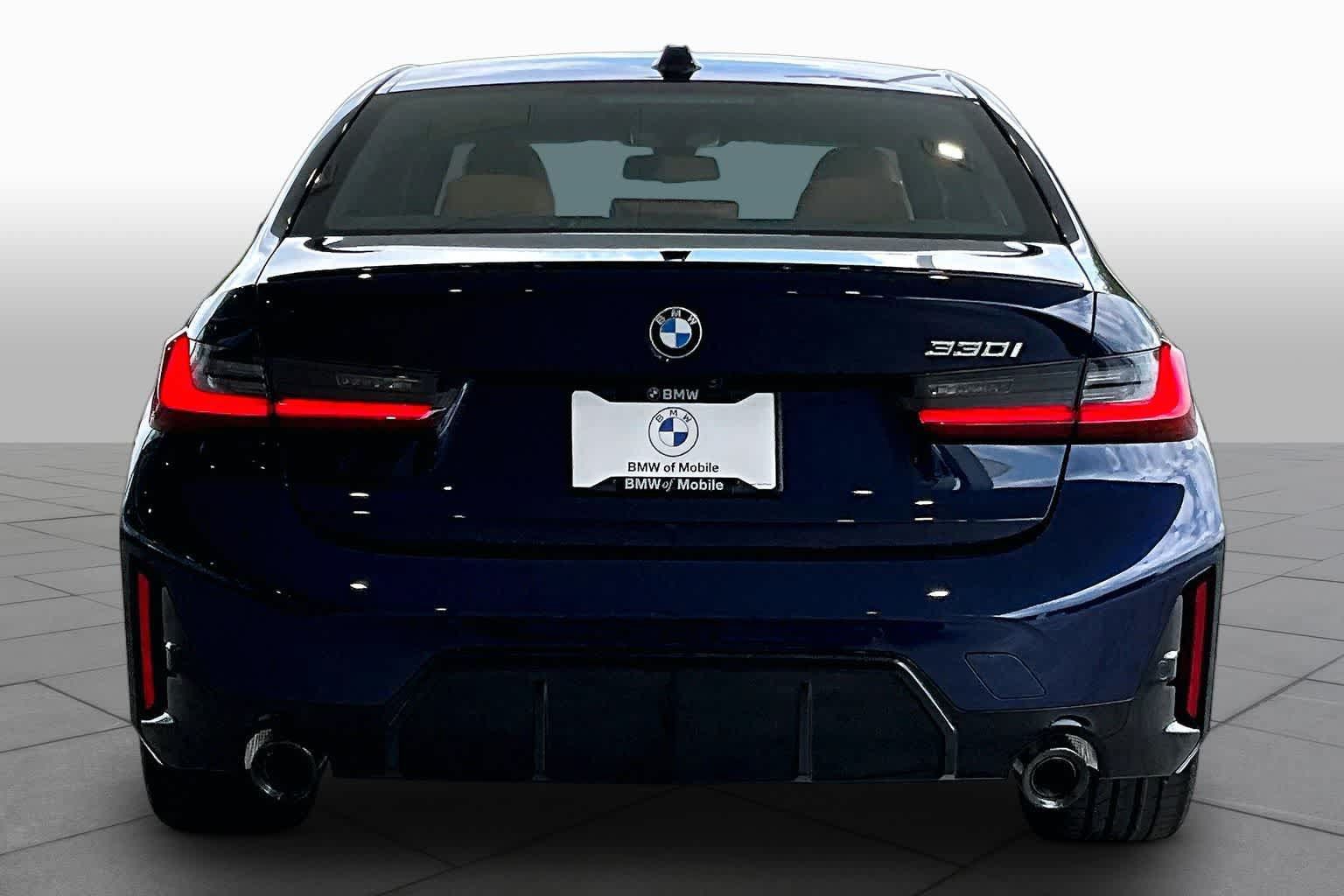 New 2026 BMW 330i Sedan w/ M Sport Package RWD image 4