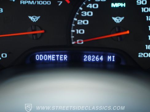 Used 2001 Chevrolet Corvette Coupe w/ Preferred Equipment Group2 image 40