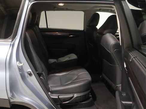Used 2023 Toyota Highlander Limited AWD/4WD image 21